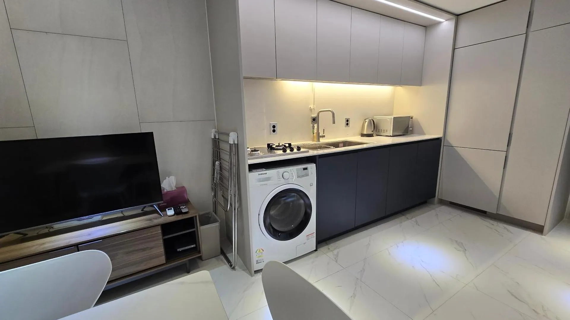 2023 New Build, Super Neat Full Option Apartment Seoul