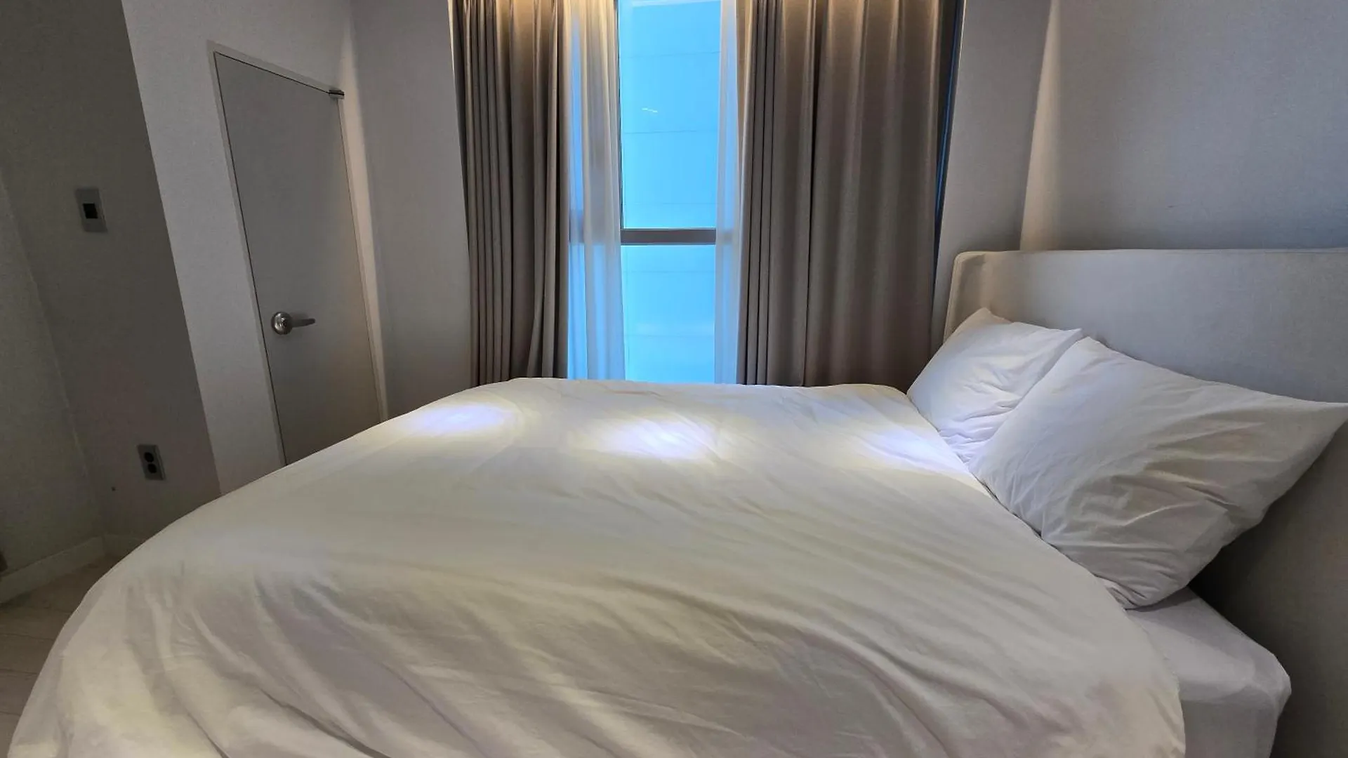 2023 New Build, Super Neat Full Option Apartment Seoul