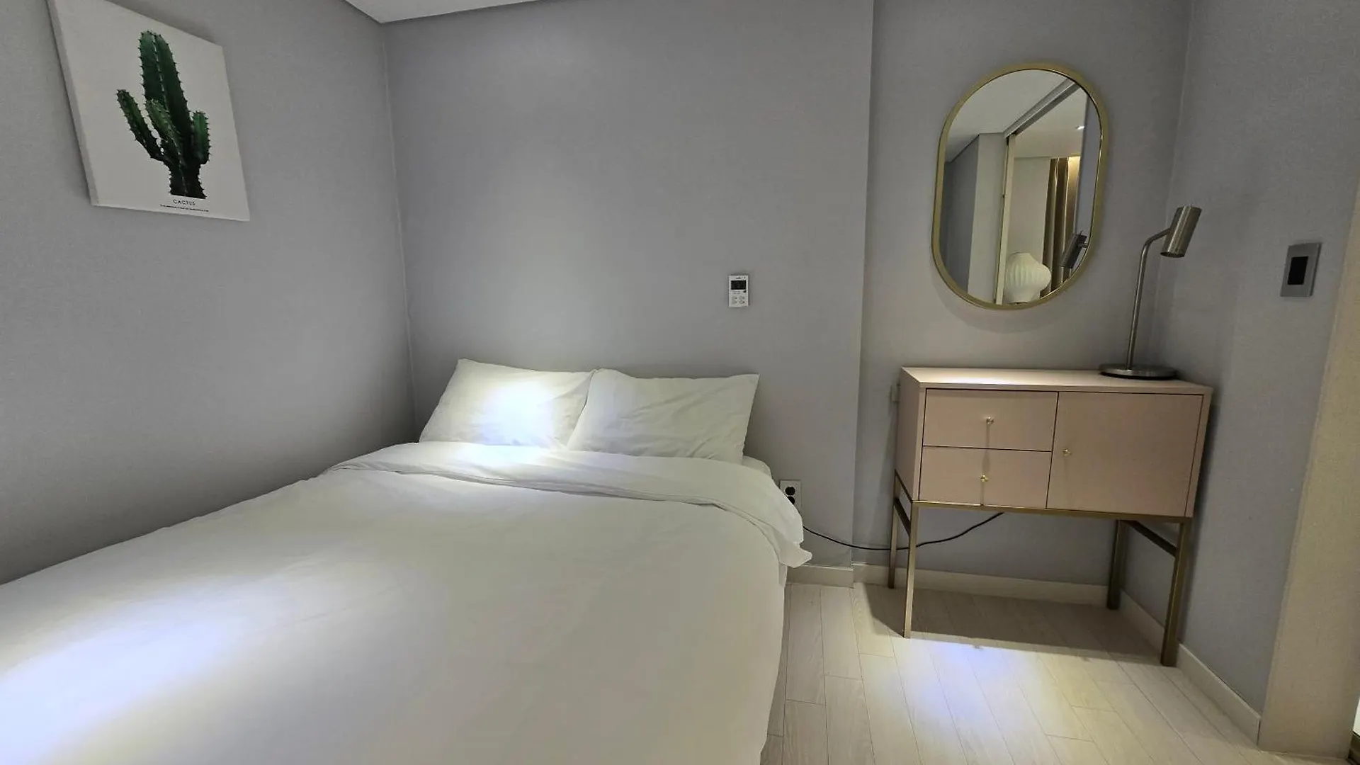 2023 New Build, Super Neat Full Option Apartment Seoul