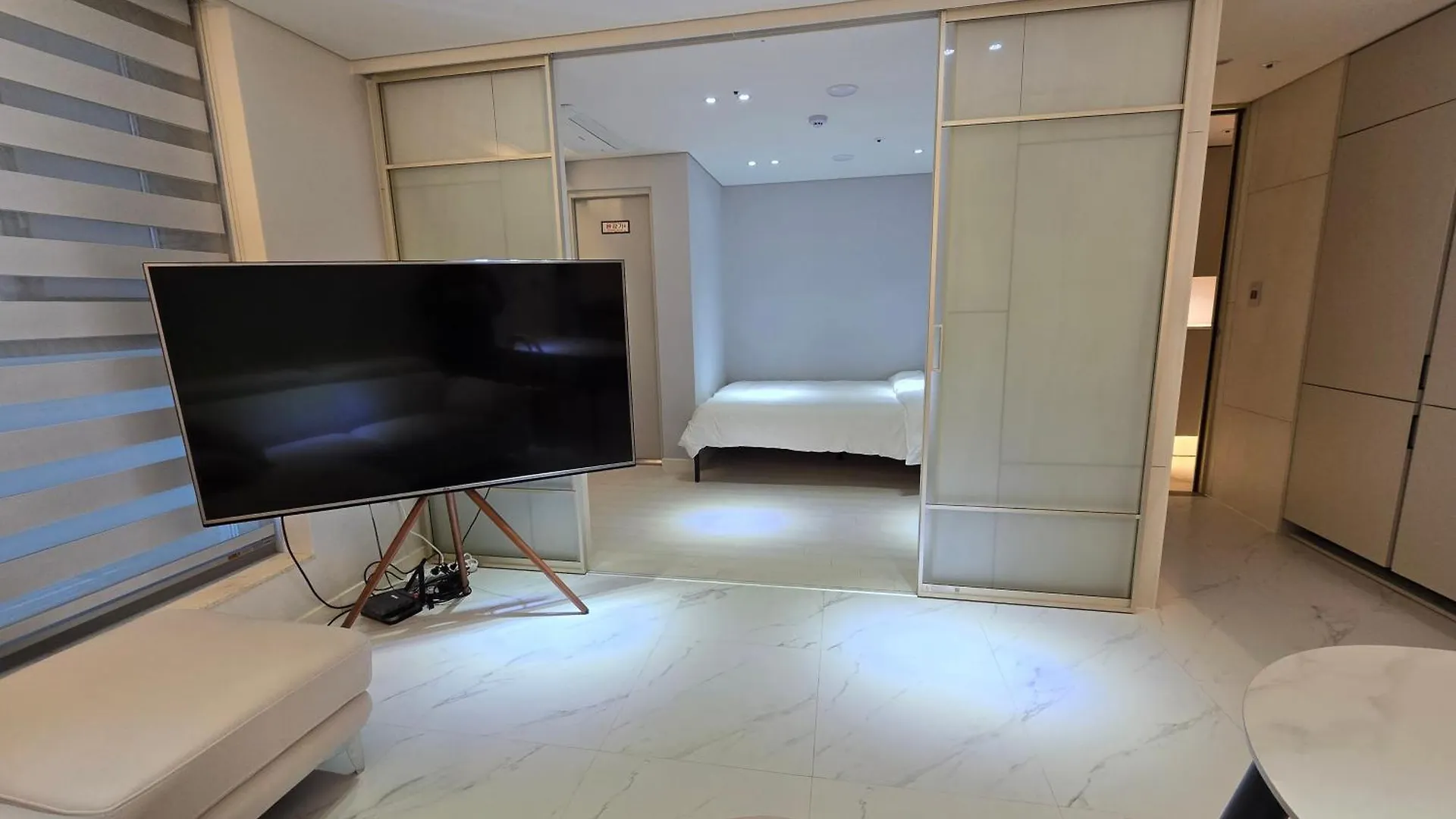 2023 New Build, Super Neat Full Option Apartment Seoul