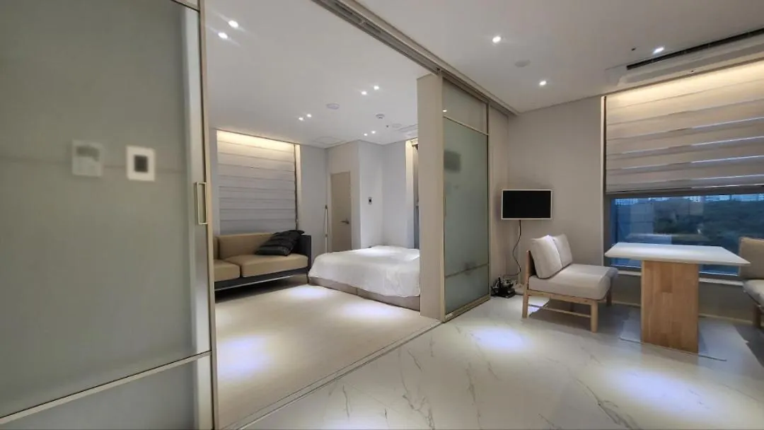 2023 New Build, Super Neat Full Option Apartment Seoul