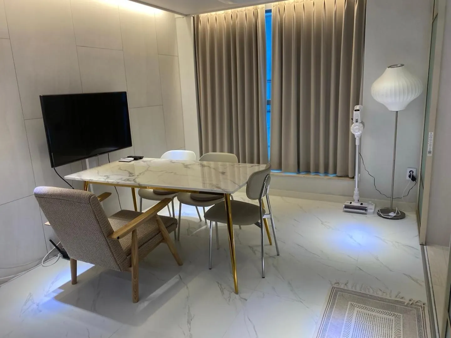 2023 New Build, Super Neat Full Option Apartment Seoul