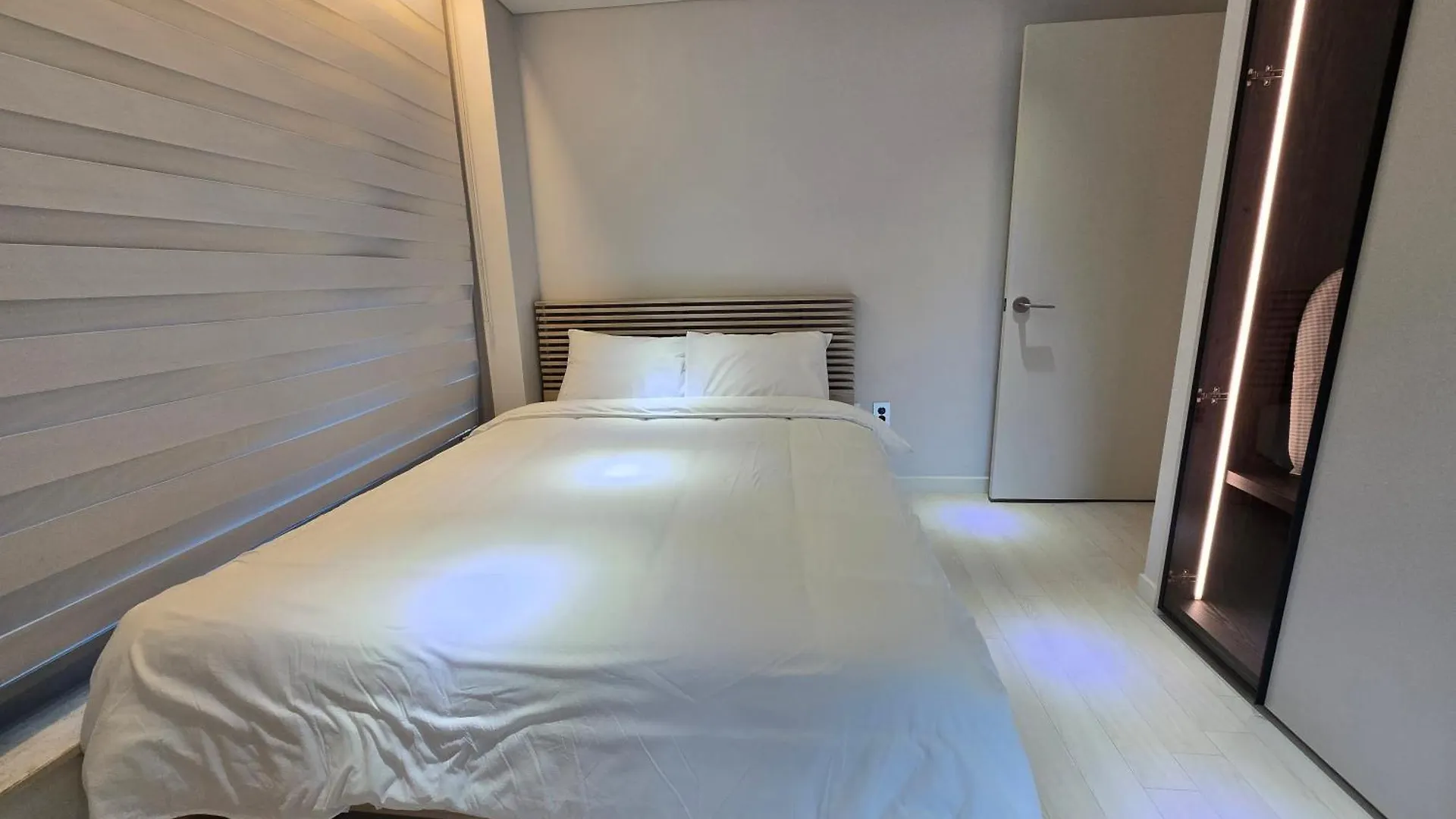 2023 New Build, Super Neat Full Option Apartment Seoul South Korea