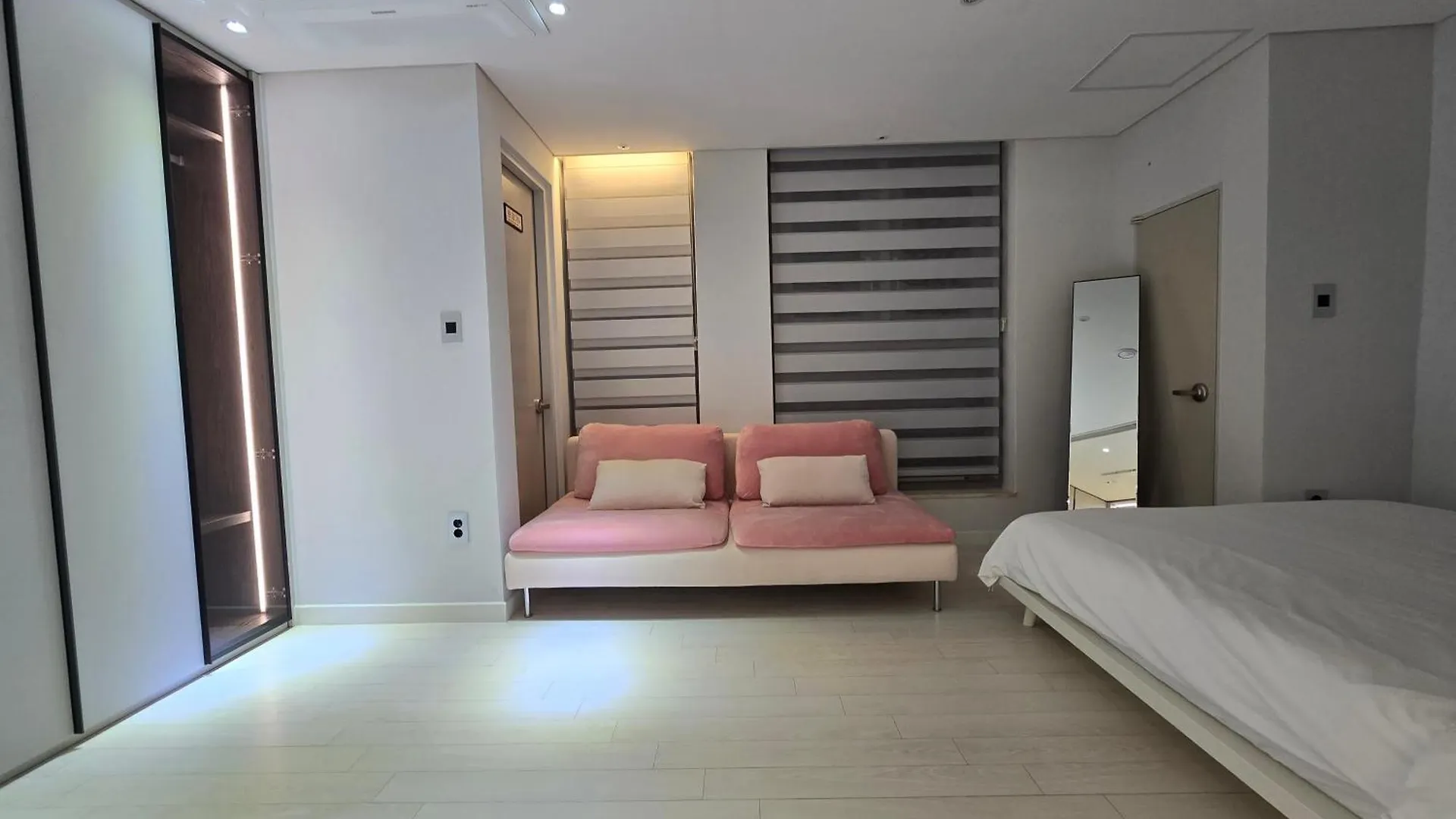 2023 New Build, Super Neat Full Option Apartment Seoul 0*,