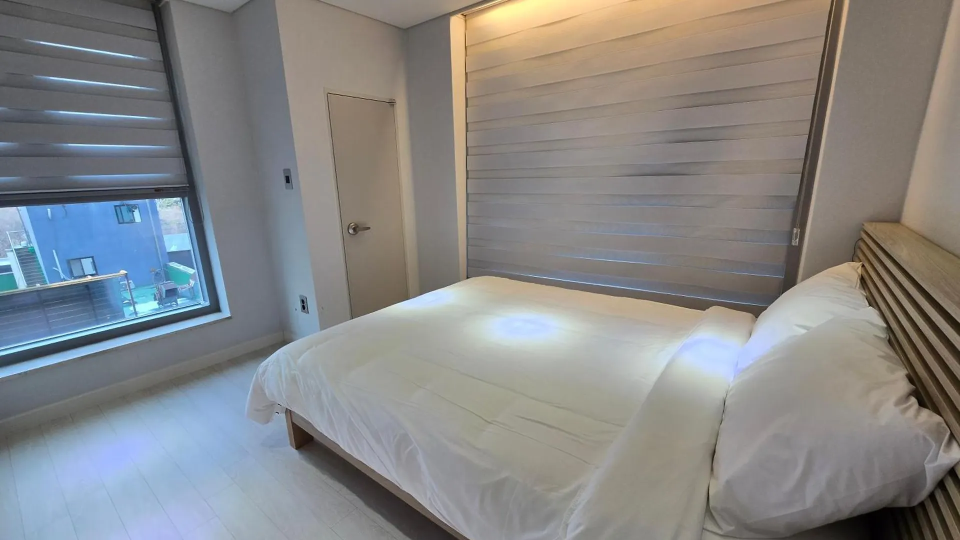 2023 New Build, Super Neat Full Option Apartment Seoul